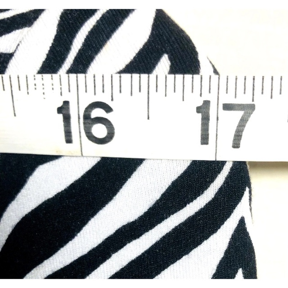 Talbots Black and White Zebra Scoop Neck Short Sleeve Top Women’s Size Petite M - Picture 9 of 11